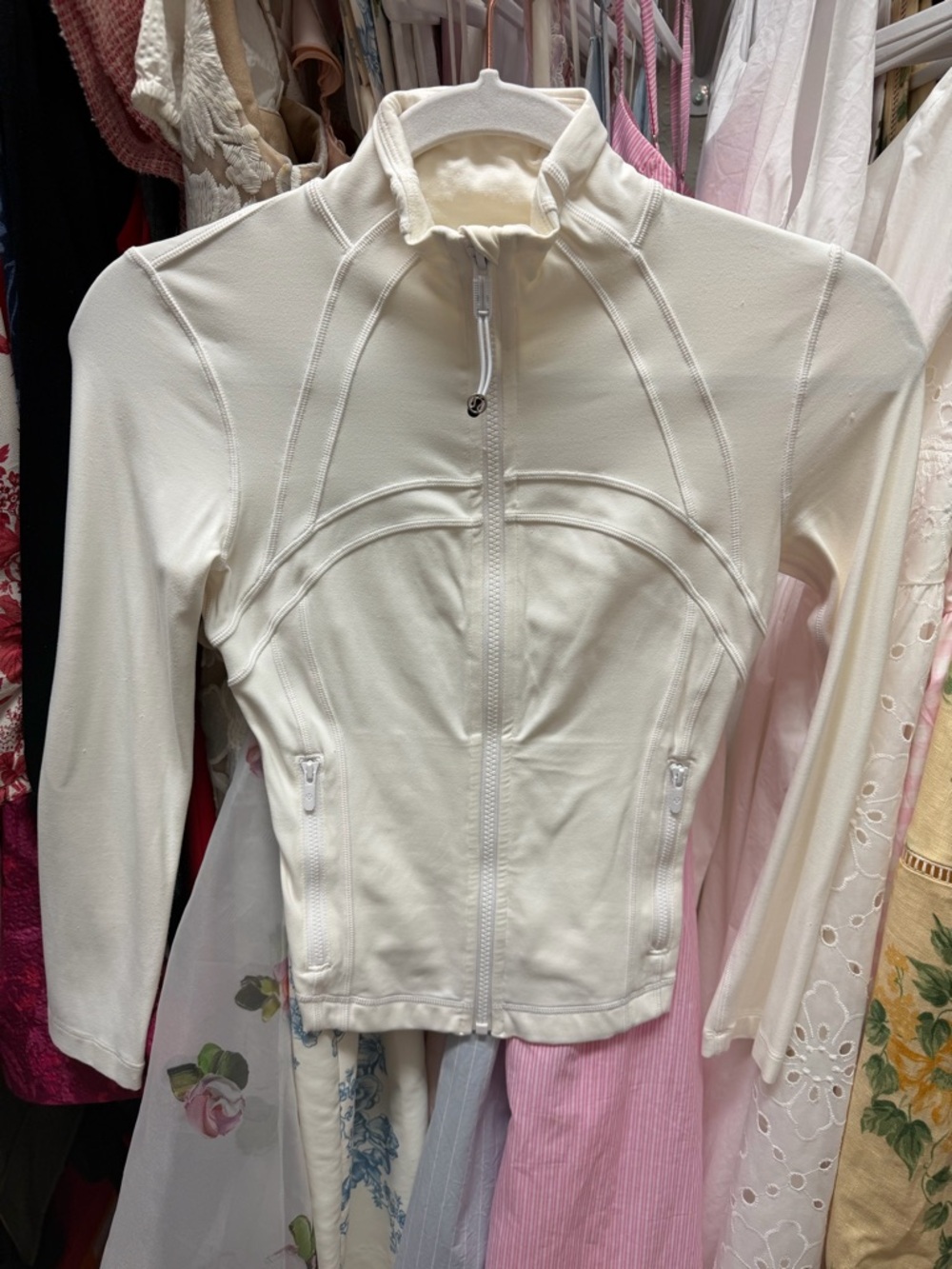 Lululemon define cropped jacket Nulu white size 0